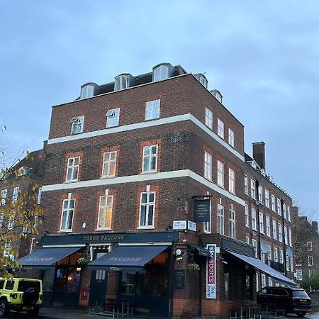 Three Falcons Londen Buitenkant foto